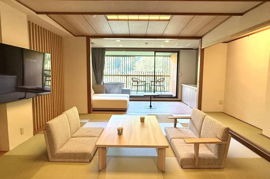 鬼怒川温泉　ホテル栂の季　露天風呂付き客室　楠（くすのき）の間